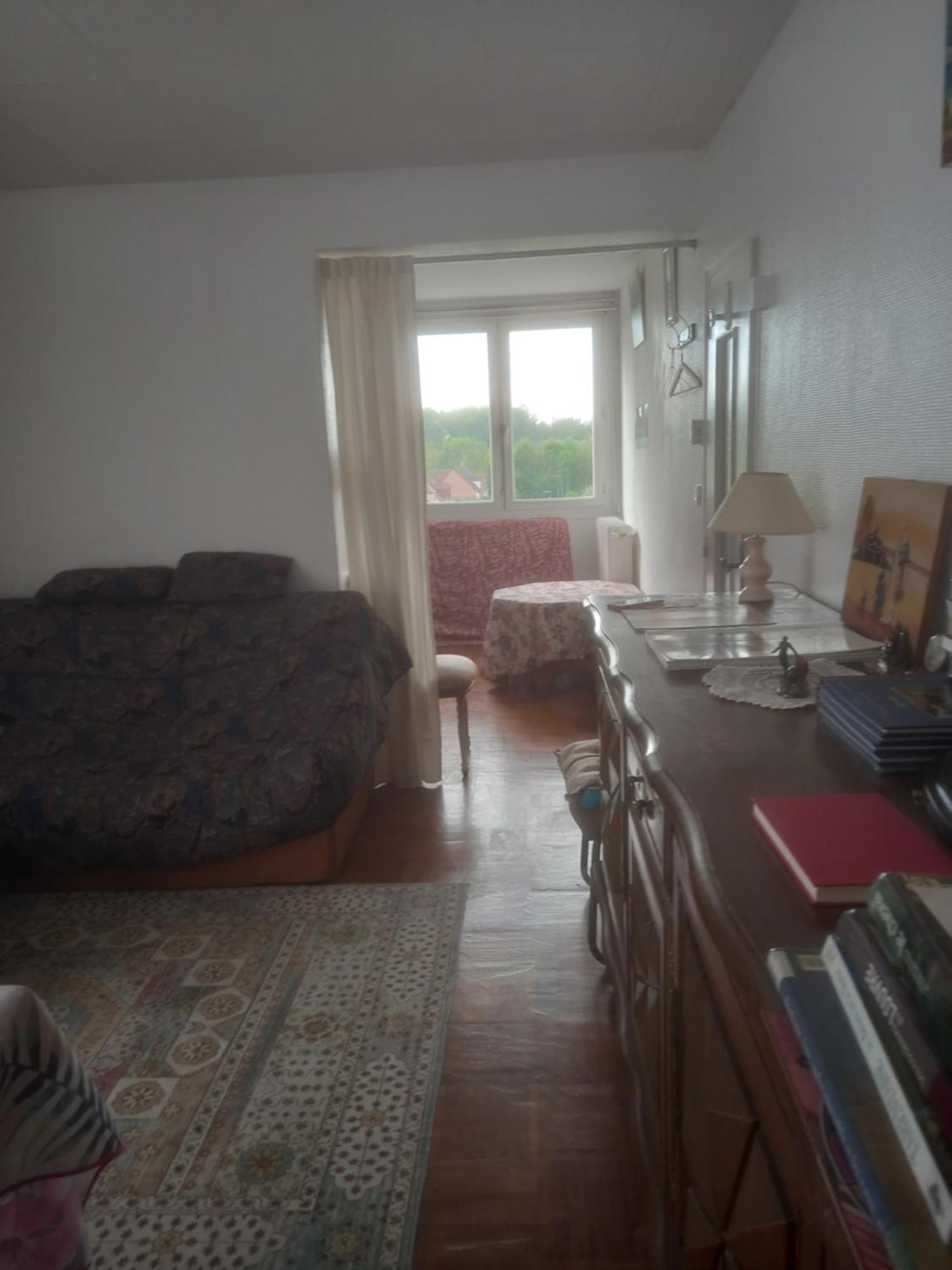 Spacieux Appartement 4 Pieces Beauvais Exterior photo