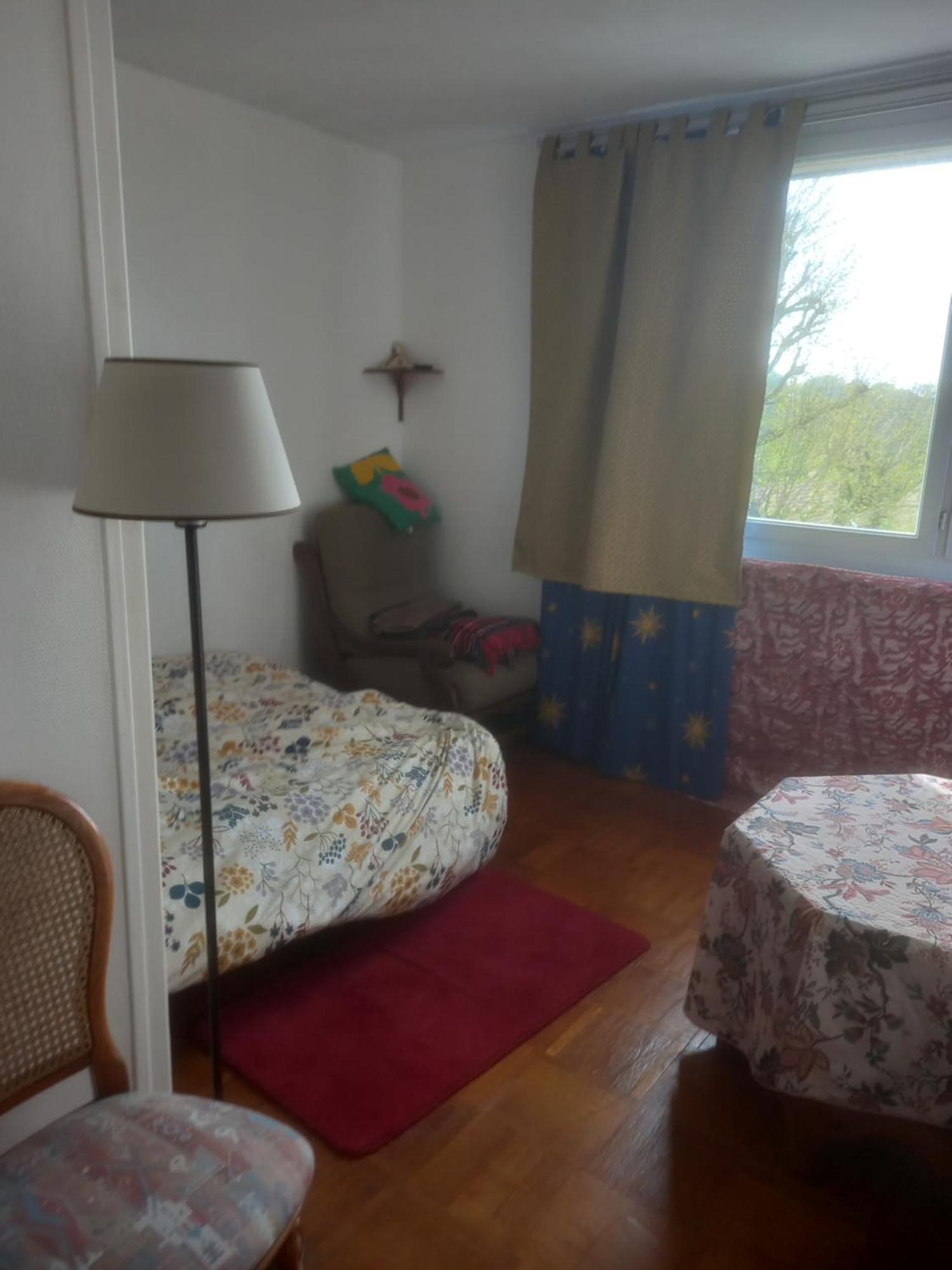 Spacieux Appartement 4 Pieces Beauvais Exterior photo